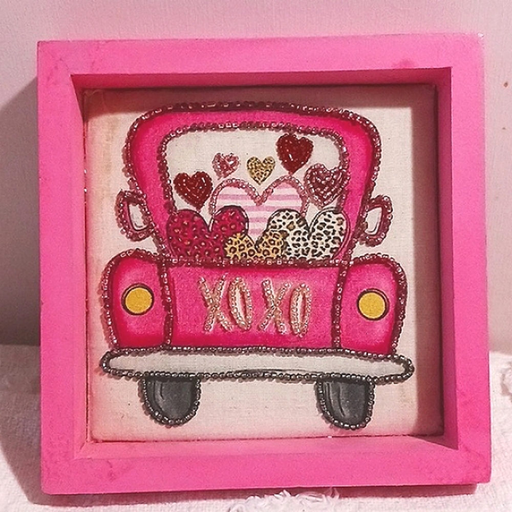Beautiful XO XO & Heart 💕 Handcrafted Beaded Detail Picture ⚜️💝⚜️